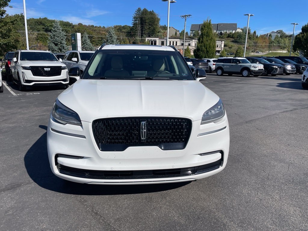 Used 2023 White Lincoln Reserve image 2