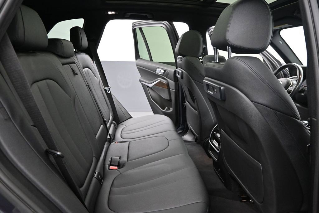Used 2020 Arctic Gray Metallic BMW xDrive40i image 19