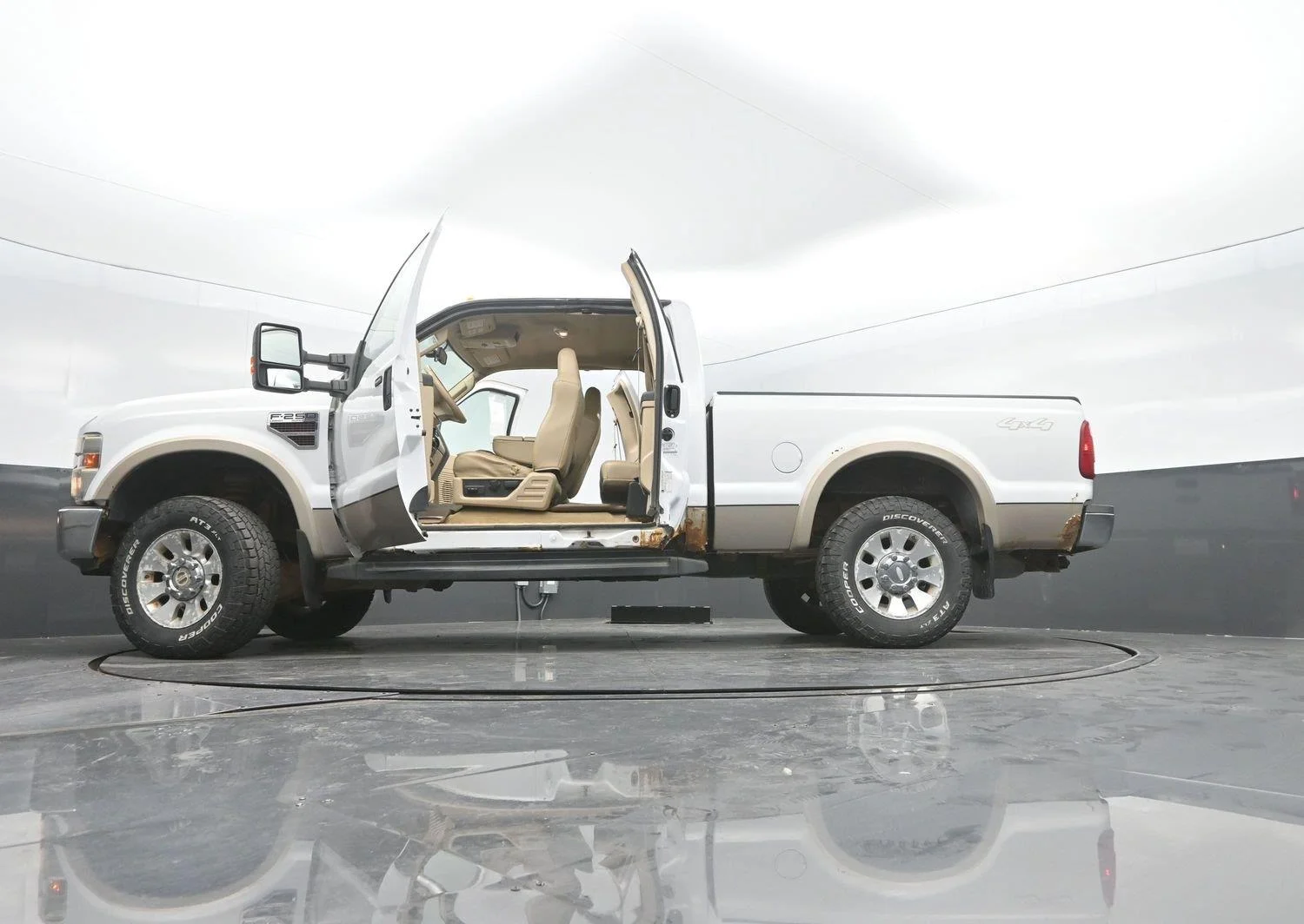 Used 2008 White Ford XL image 45