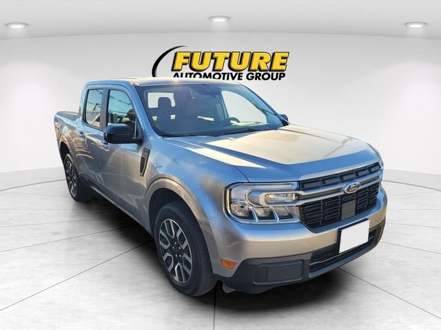 Used 2024 Silver Ford Lariat image 1