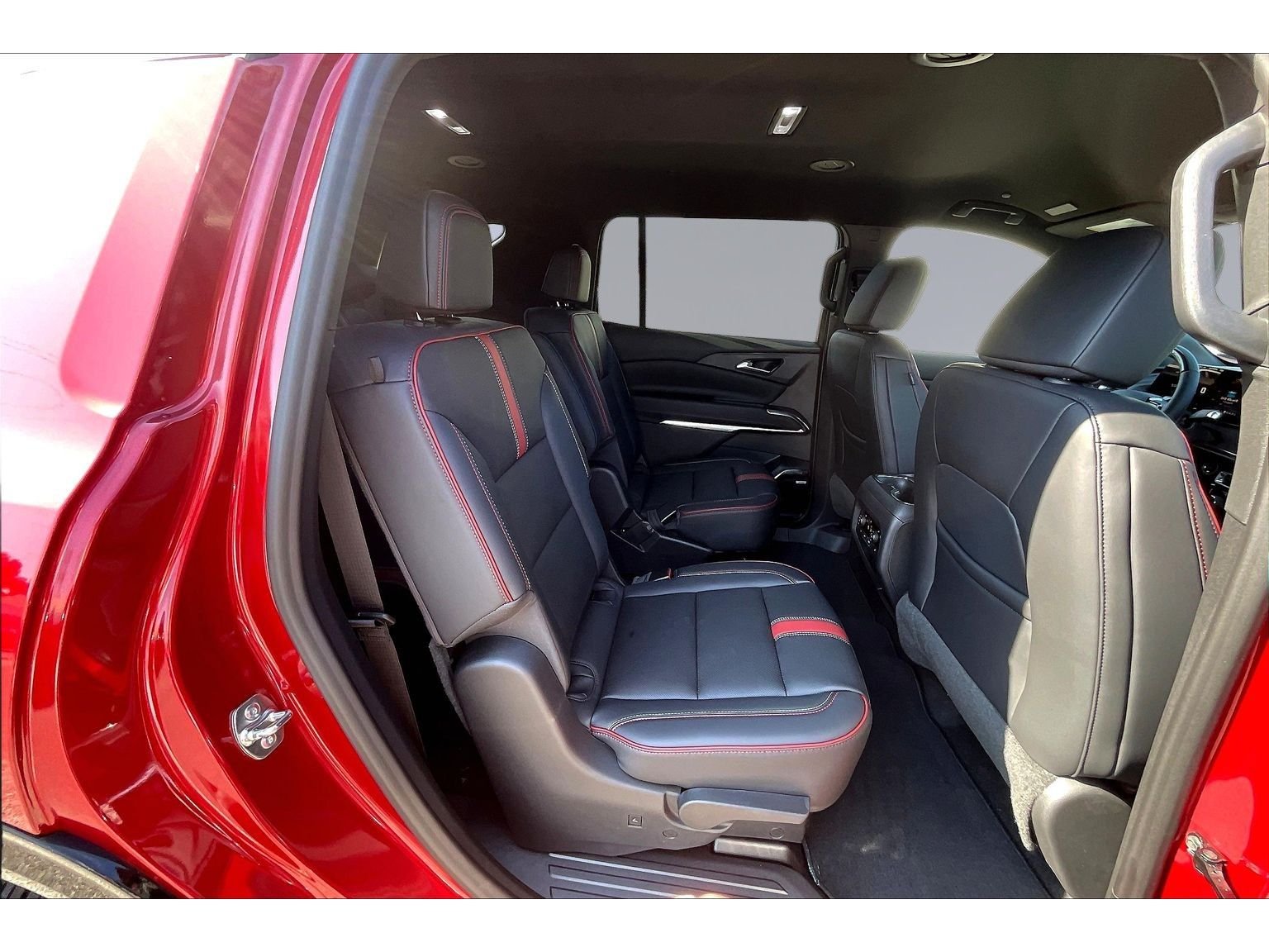 2027 Chevrolet Traverse RS - Photo 8