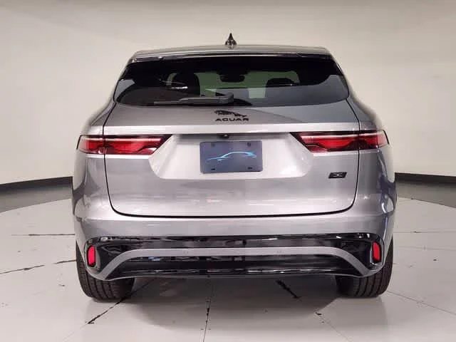 New 2026 Eiger Grey Metallic Jaguar R-Dynamic S image 15