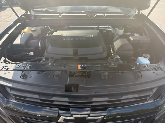 Used 2016 BLACK Chevrolet 4WD Z71 image 27