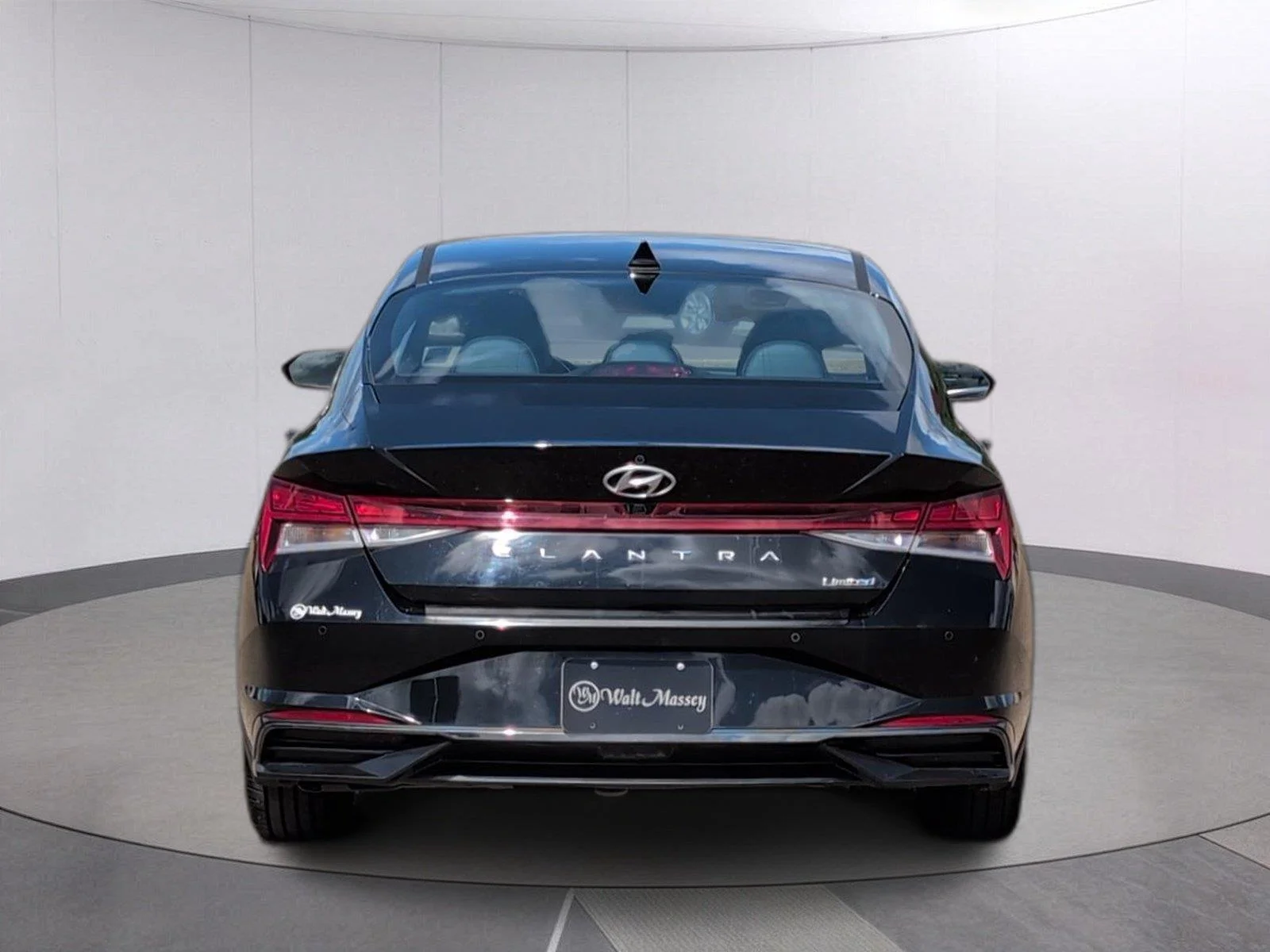 Used 2023 Phantom Black Hyundai Limited image 4