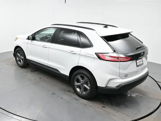 Used 2024 Oxford White Ford SEL image 36