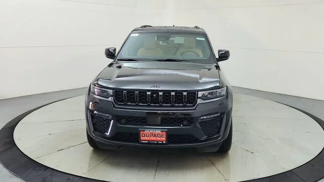 New 2026 Diamond Black Crystal Pearl-Coat Exterior Paint Jeep Summit image 2