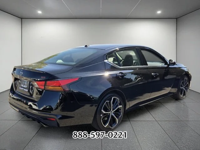 Used 2025 Super Black NISSAN 2.5 SR image 5