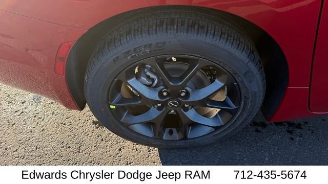 New 2026 Red Hot Pearl-Coat Exterior Paint Chrysler Select image 12