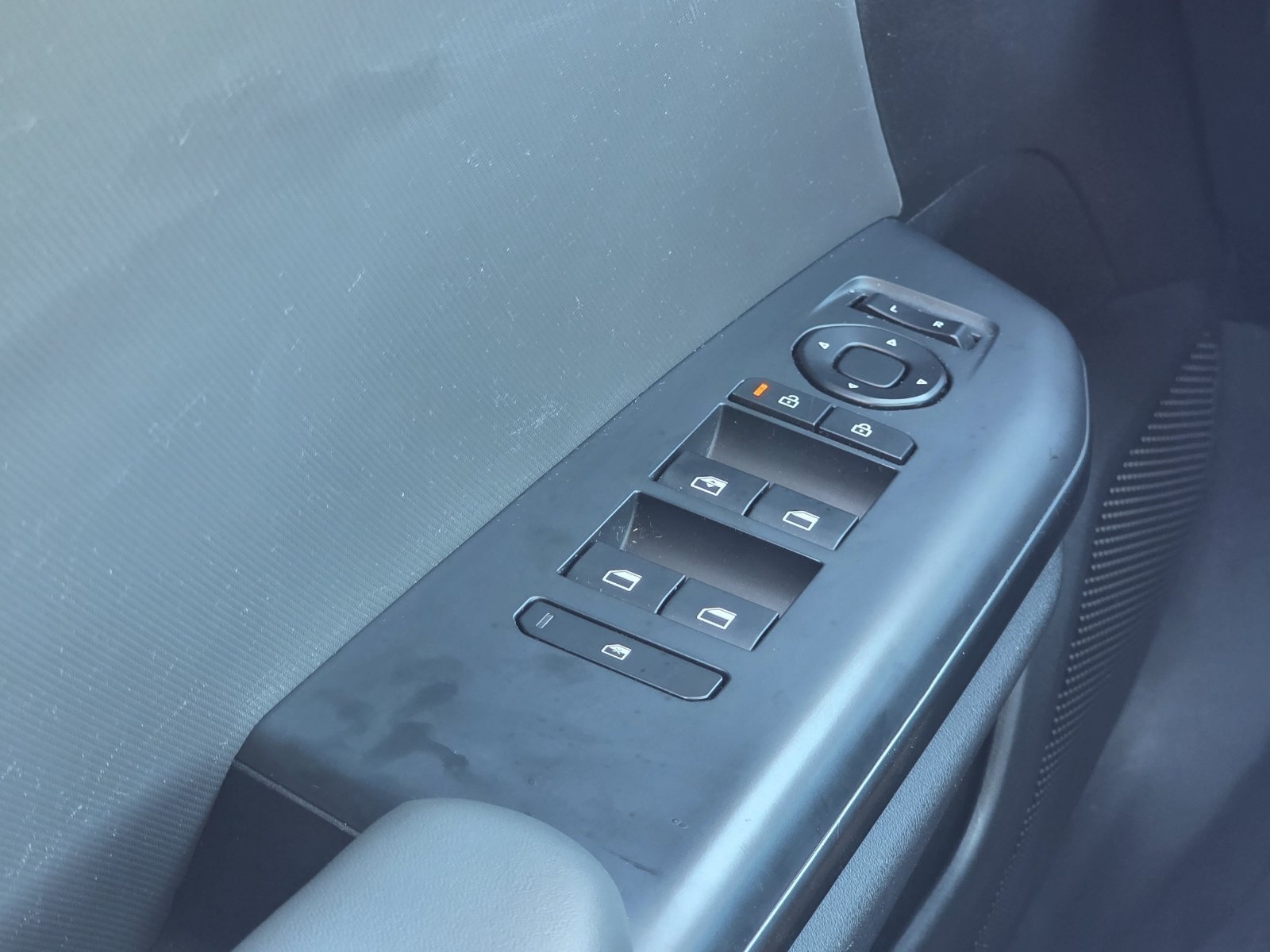Used 2025 Gray Kia LXS image 16