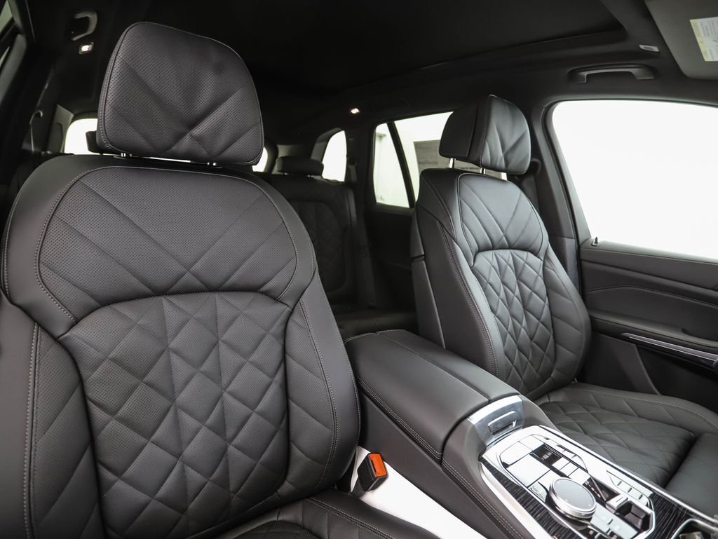 New 2026 Gray Metallic BMW xDrive40i image 32