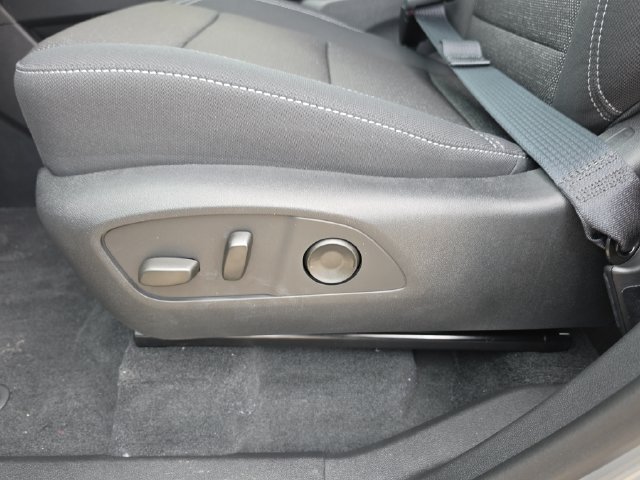 2027 Chevrolet Traverse LT - Photo 17