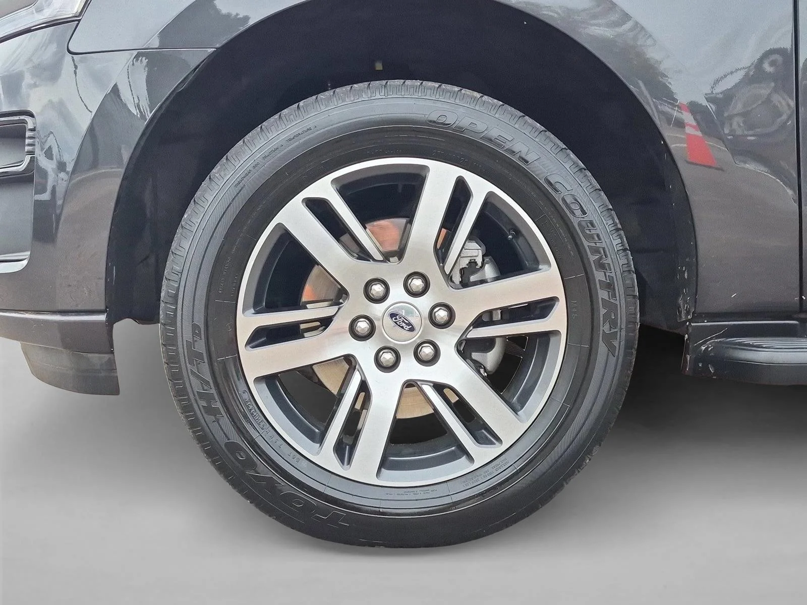 Used 2024 Dark Matter Gray Metallic Ford XLT image 27