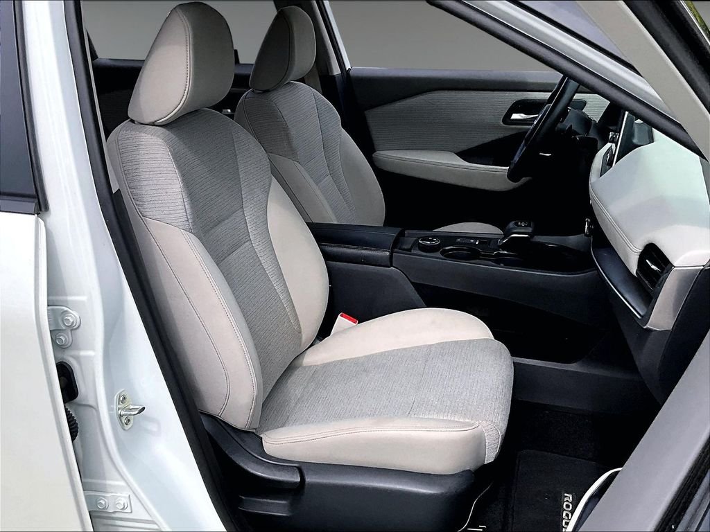 Used 2023 White Nissan SV image 11