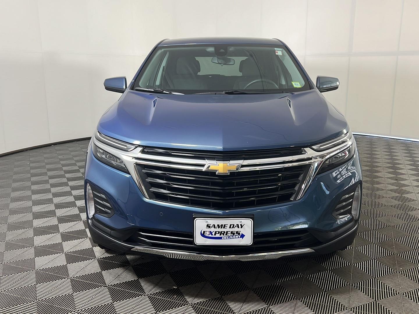 Used 2024 Lakeshore Blue Chevrolet LT image 22