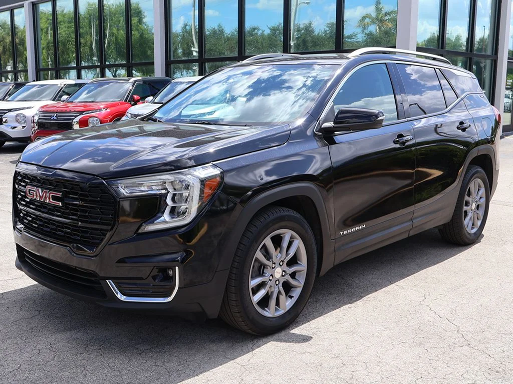 Used 2024 Black GMC SLT image 8