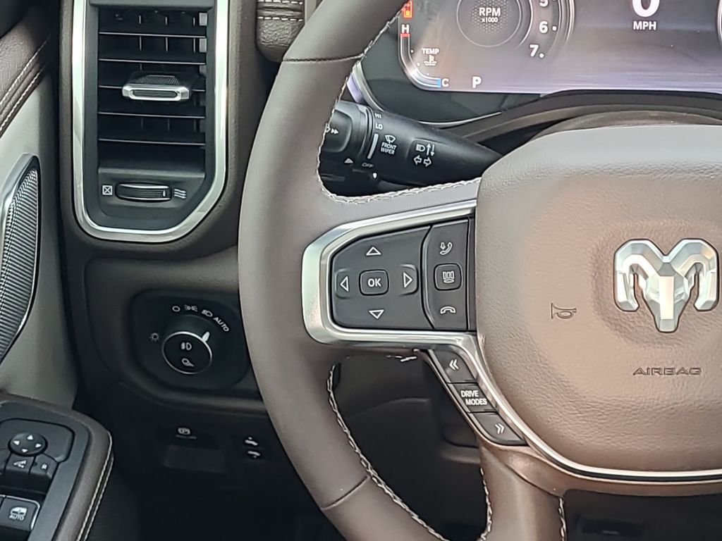 New 2026 Ivory White Tri-Coat Pearl-Coat Exterior Paint RAM Laramie image 21