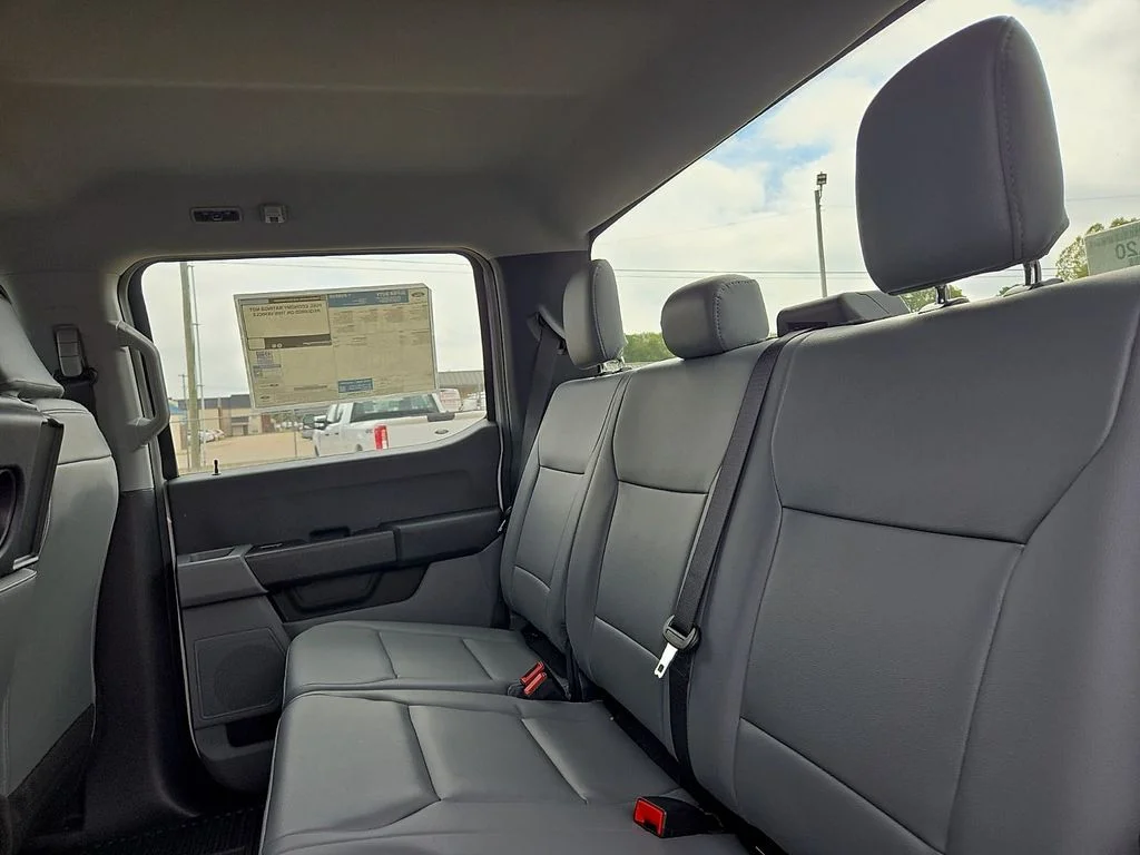 New 2026 Oxford White Ford F-350® XL image 10