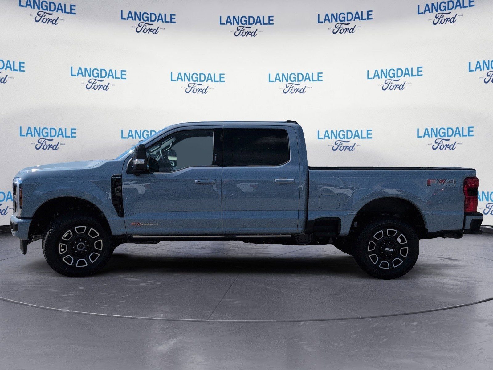 2026 Ford F-350 Super Duty Platinum - Photo 10