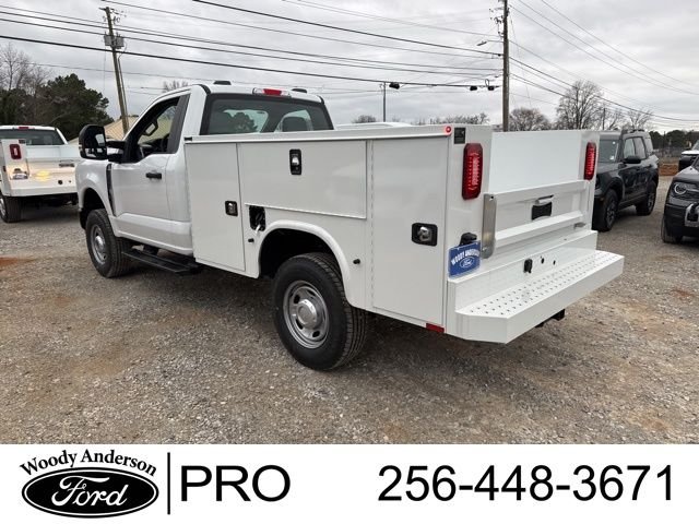 New 2026 Oxford White Ford XL image 3