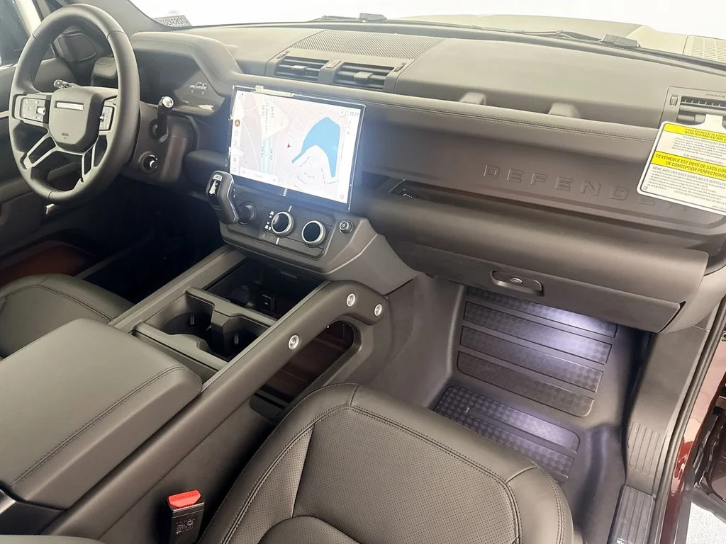 New 2026 Sedona Red Land Rover X-Dynamic SE image 30