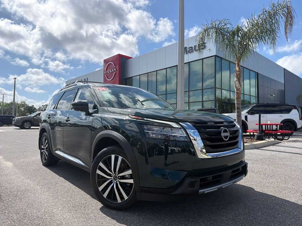 2024 Nissan Pathfinder Platinum 2WD's photo