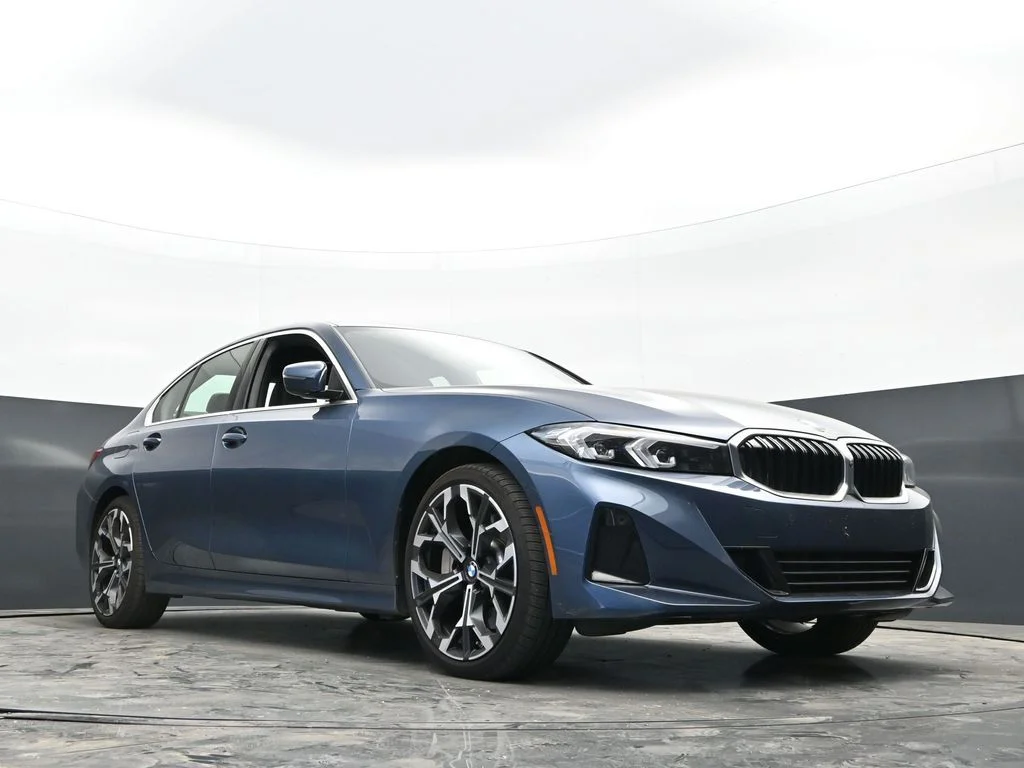 2025 BMW 3 Series 330i - Photo 20
