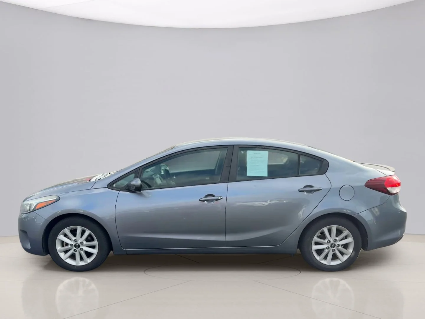 Used 2017 Gray Kia SE image 2
