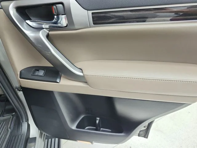 Used 2023 Silver Lexus 460 image 47