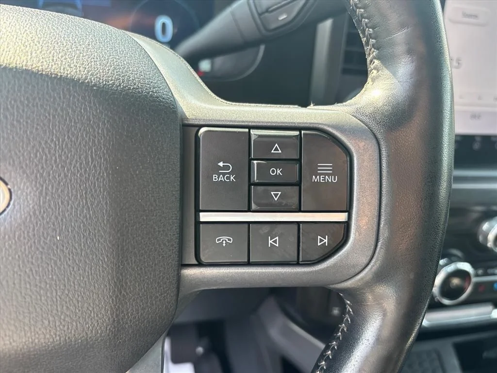Used 2024 Gray Ford Lariat image 31