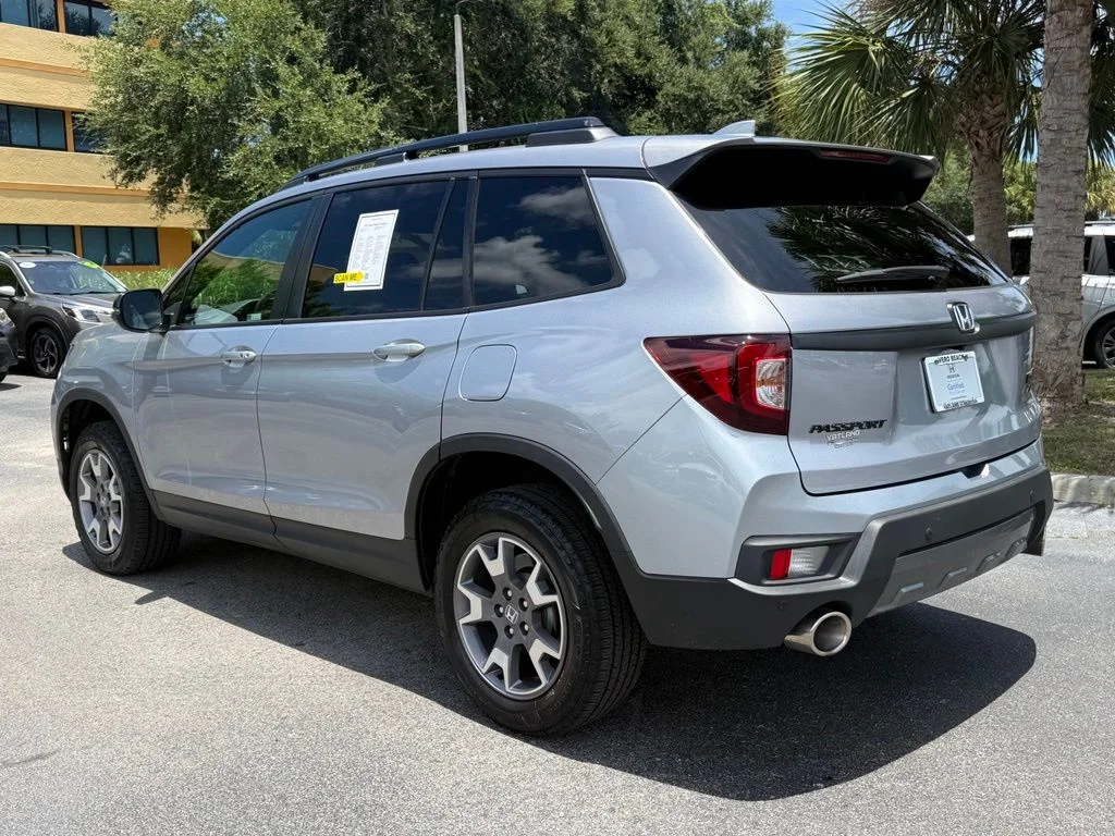 Certified Used 2023 Lunar Silver Metallic Honda TrailSport image 3