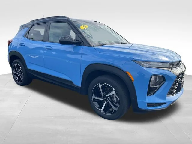 Used 2023 Fountain Blue Chevrolet RS image 8