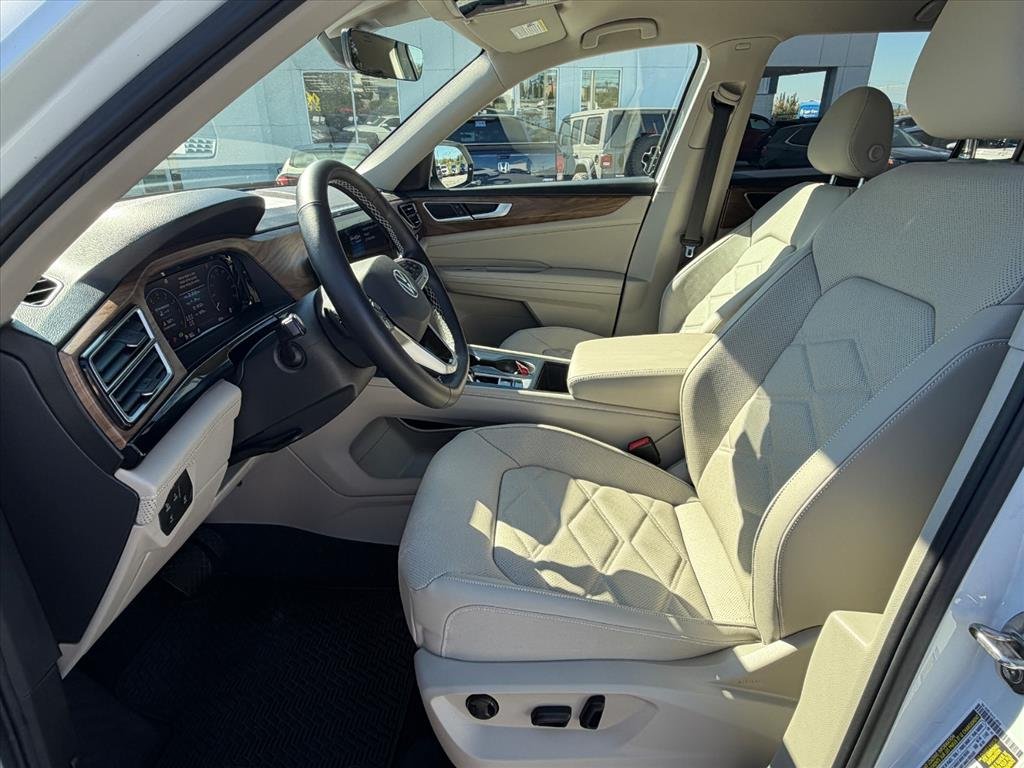 Used 2026 Opal White Pearl Volkswagen SE 4Motion image 8