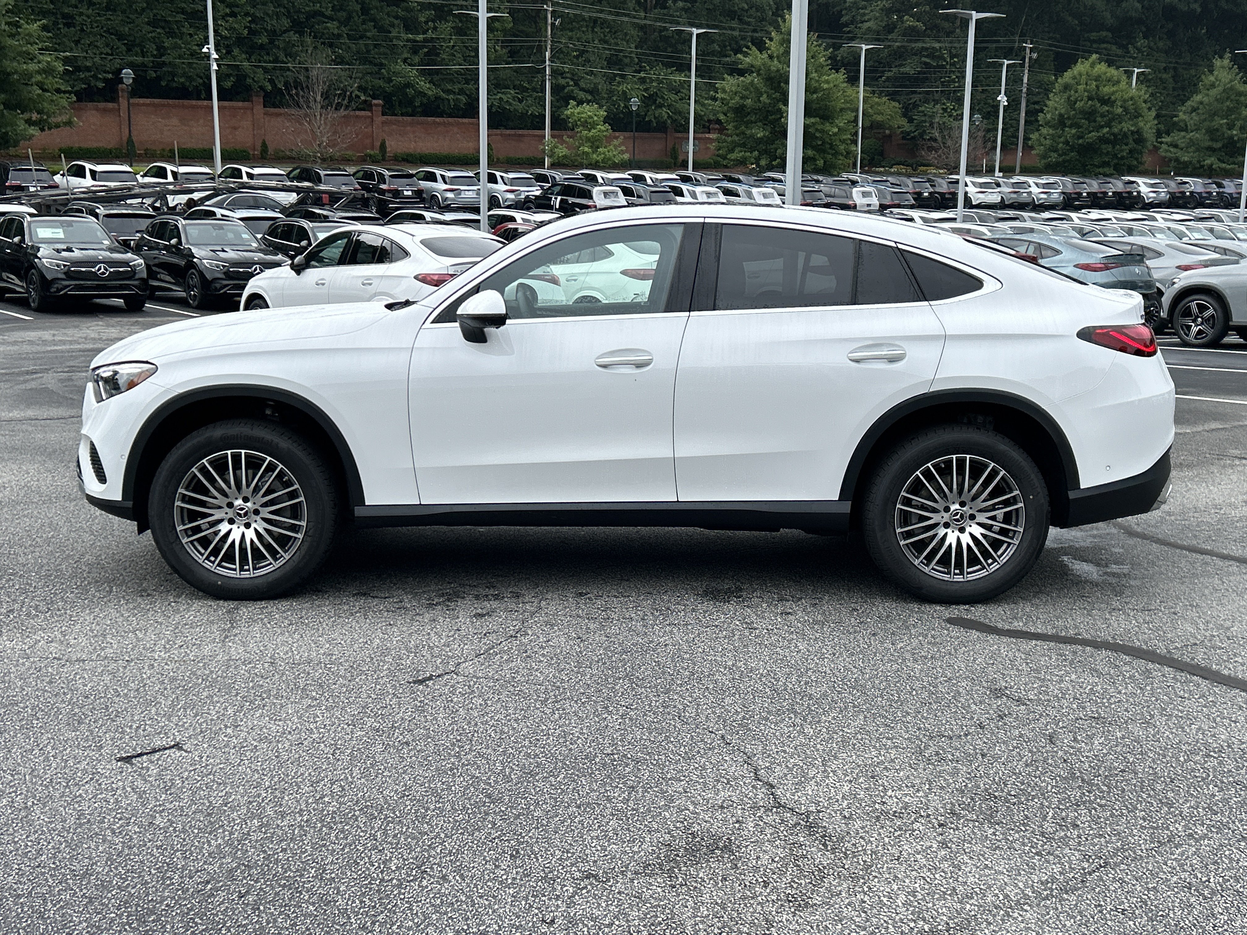 New 2026 MANUFAKTUR Moonlight White Metallic Mercedes-Benz GLC 300 4MATIC® Coupe image 14