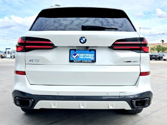 Used 2026 White BMW sDrive40i image 6