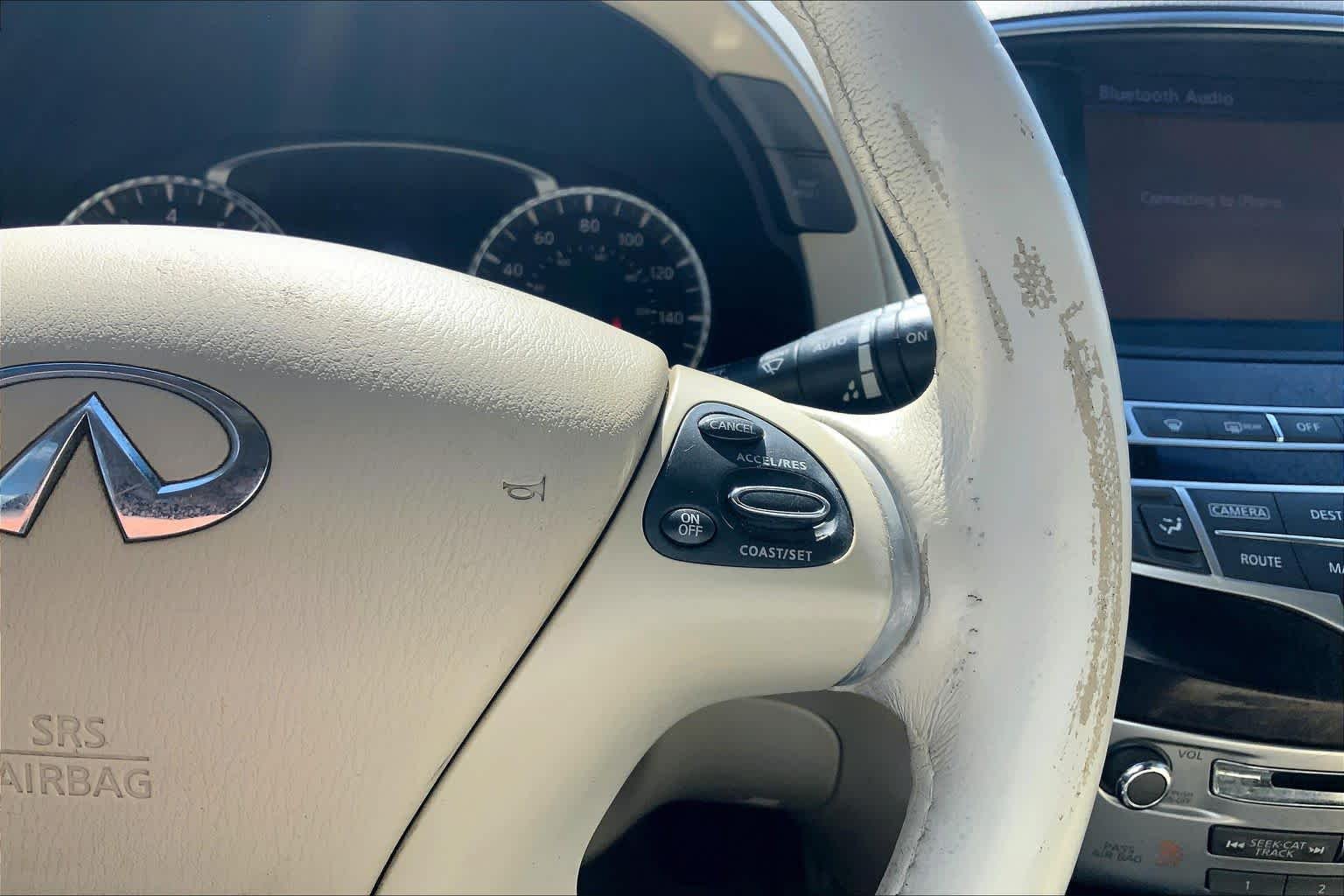 Used 2014 Moonlight White INFINITI  image 21