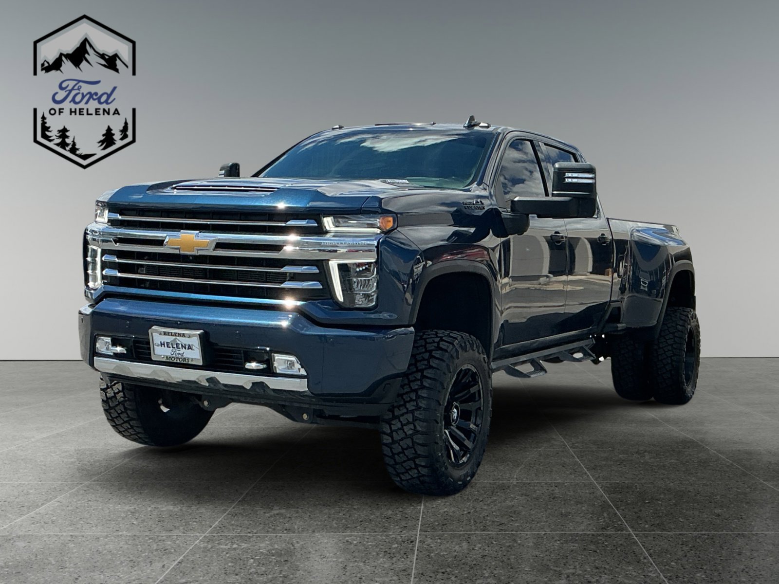 Used 2021 Blue Chevrolet High Country image 1