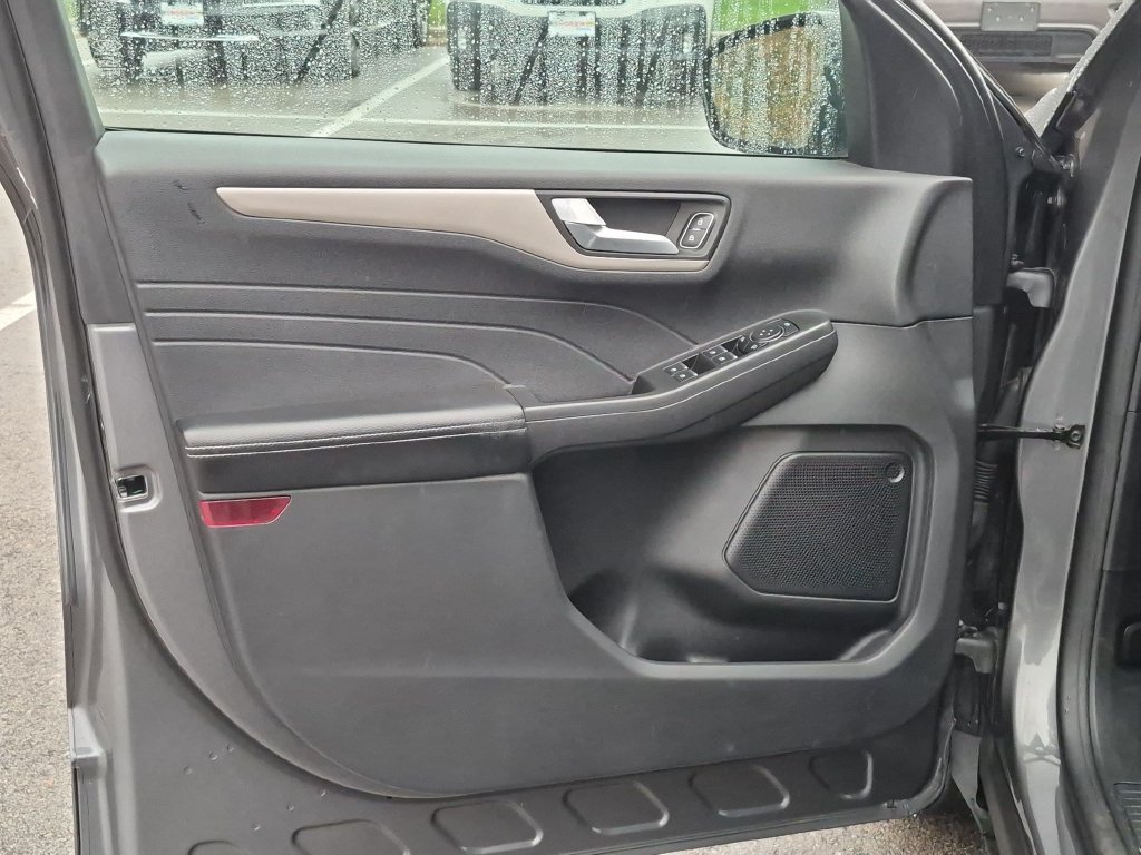 Used 2022 Gray Ford SEL image 12