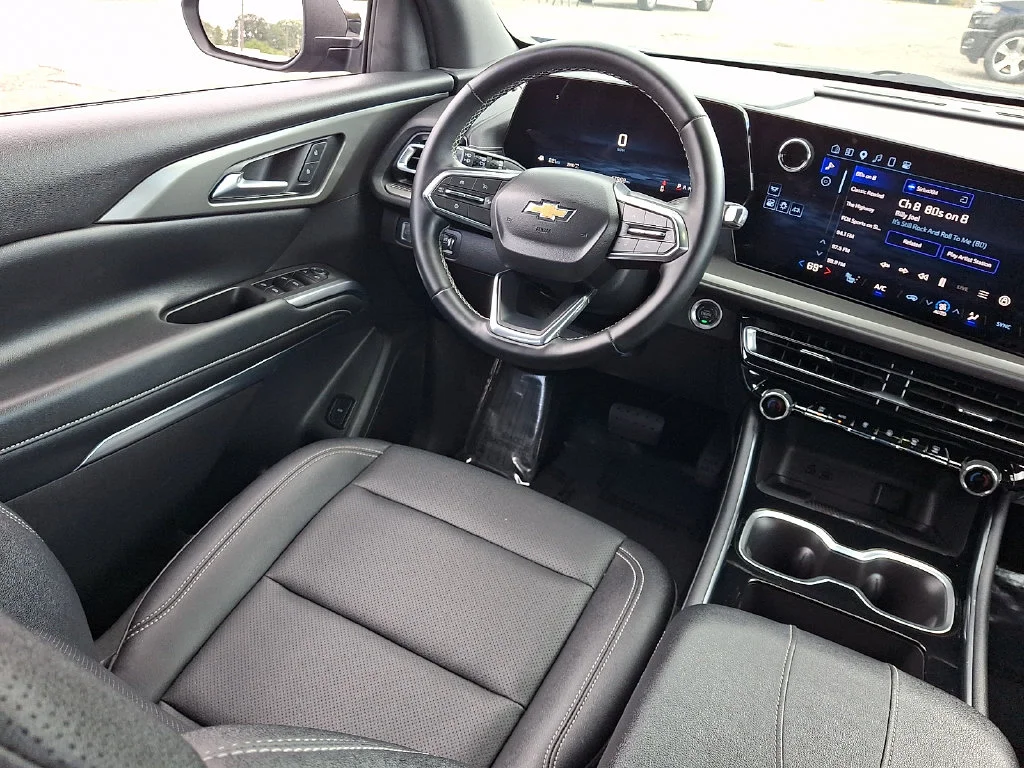 Used 2025 Blue Chevrolet LT image 15