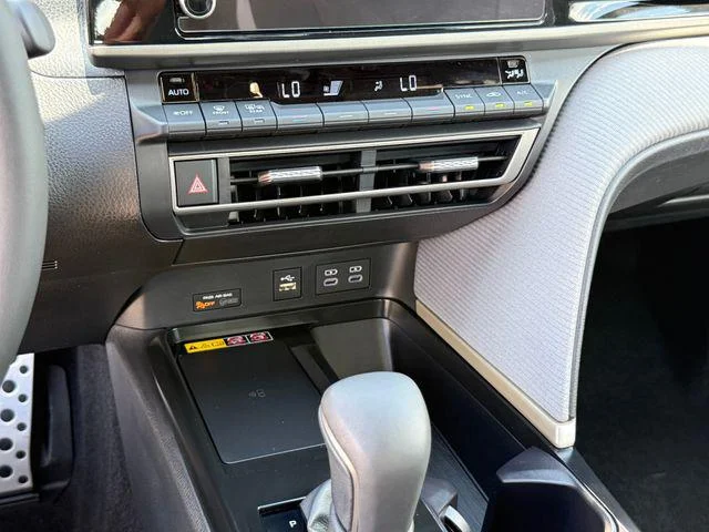 Certified Used 2026 PRECIOUS METAL Toyota SE image 19