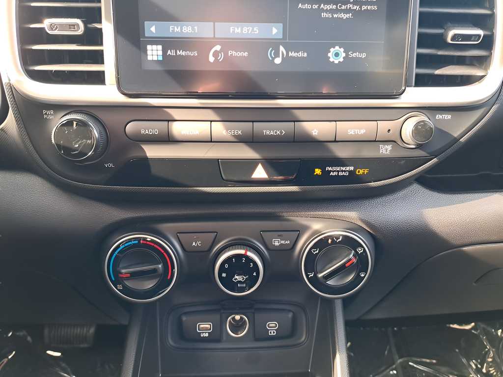 New 2026 White Hyundai SE image 25