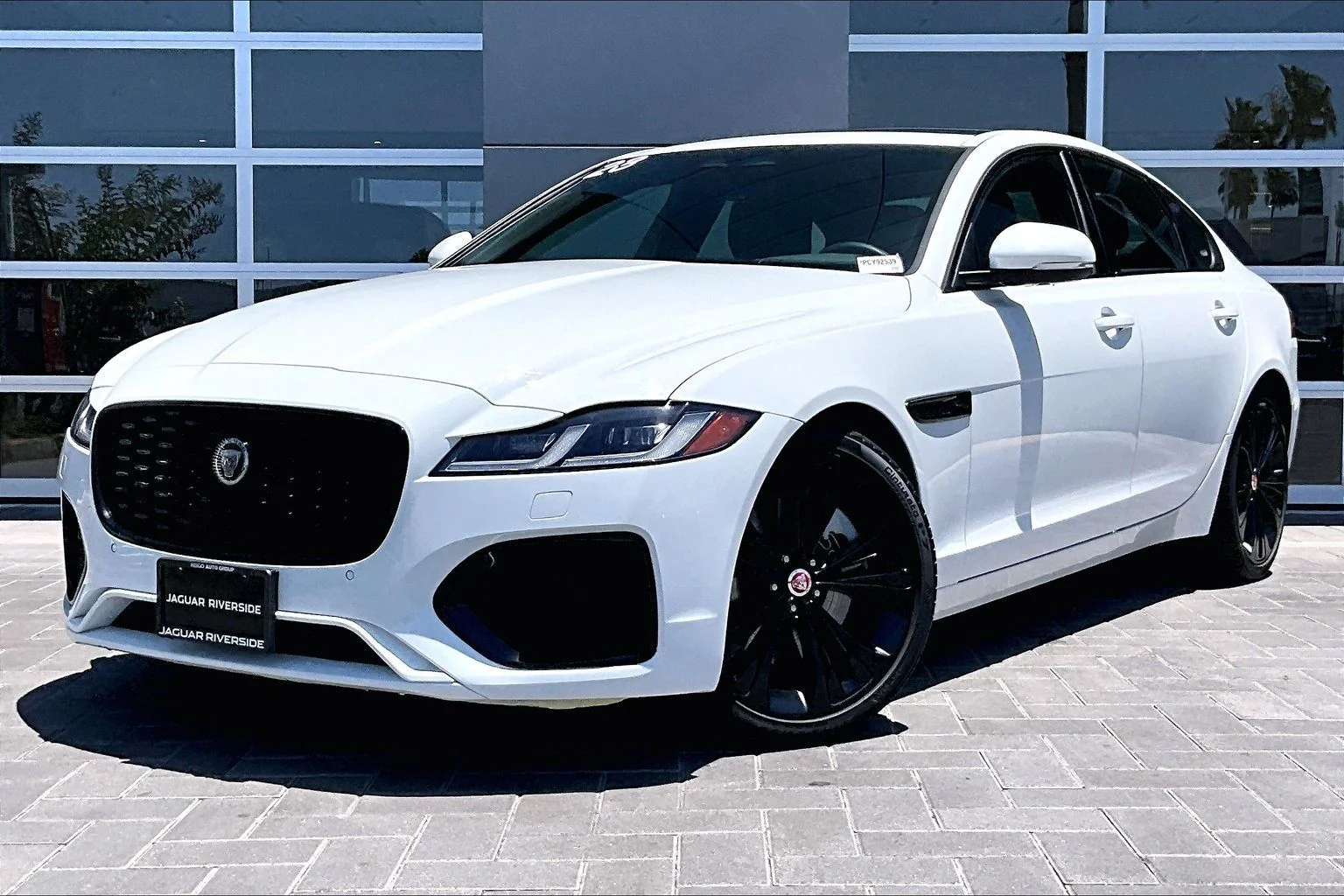 2023 Jaguar XF P250 SE's photo