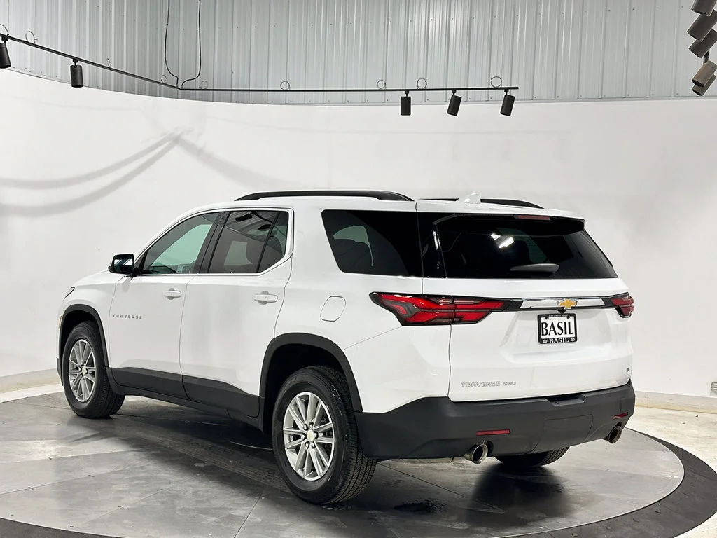 Used 2023 SUMMIT WHITE Chevrolet LT Cloth image 14