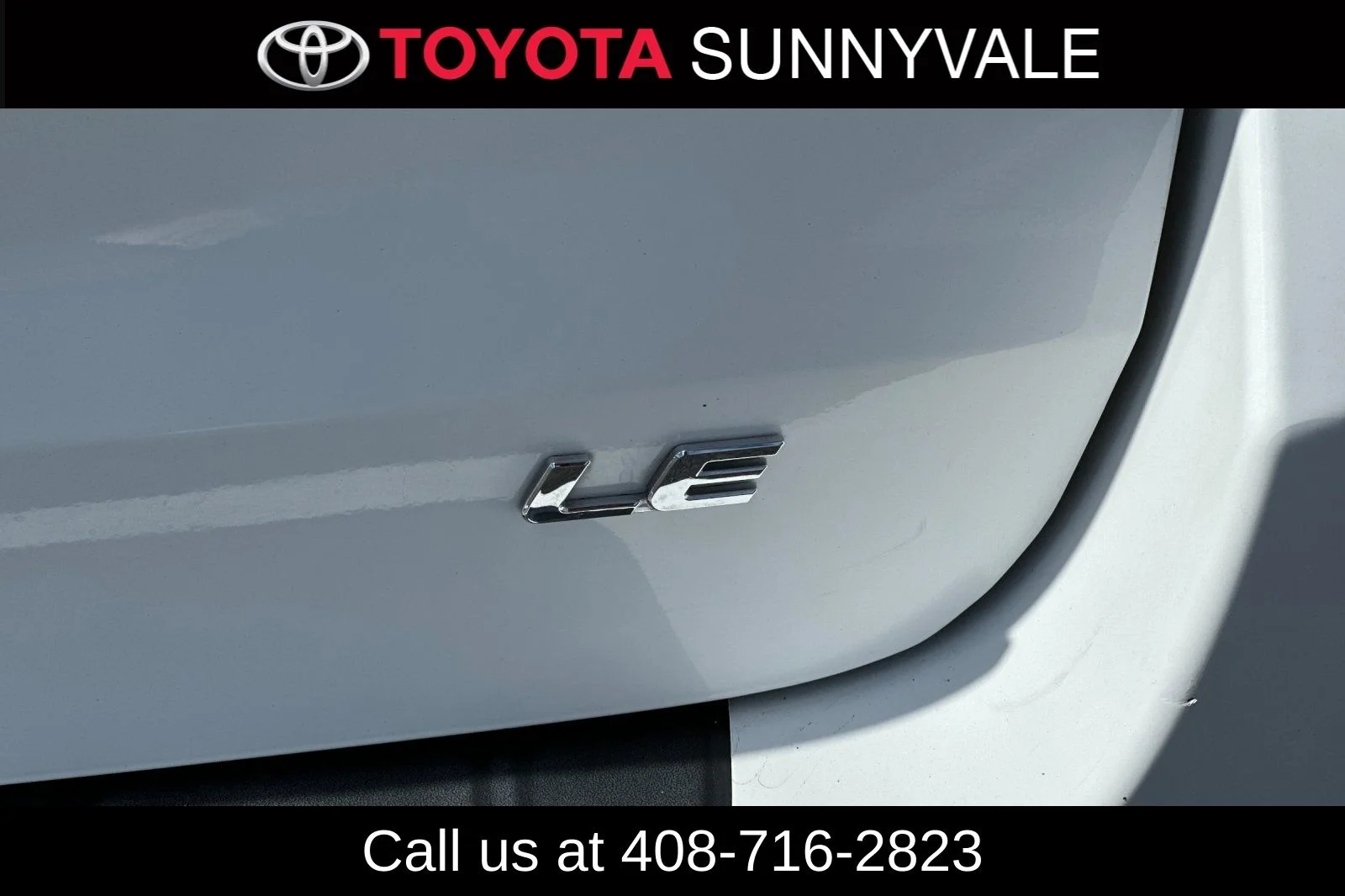 Used 2016 White Toyota LE image 13