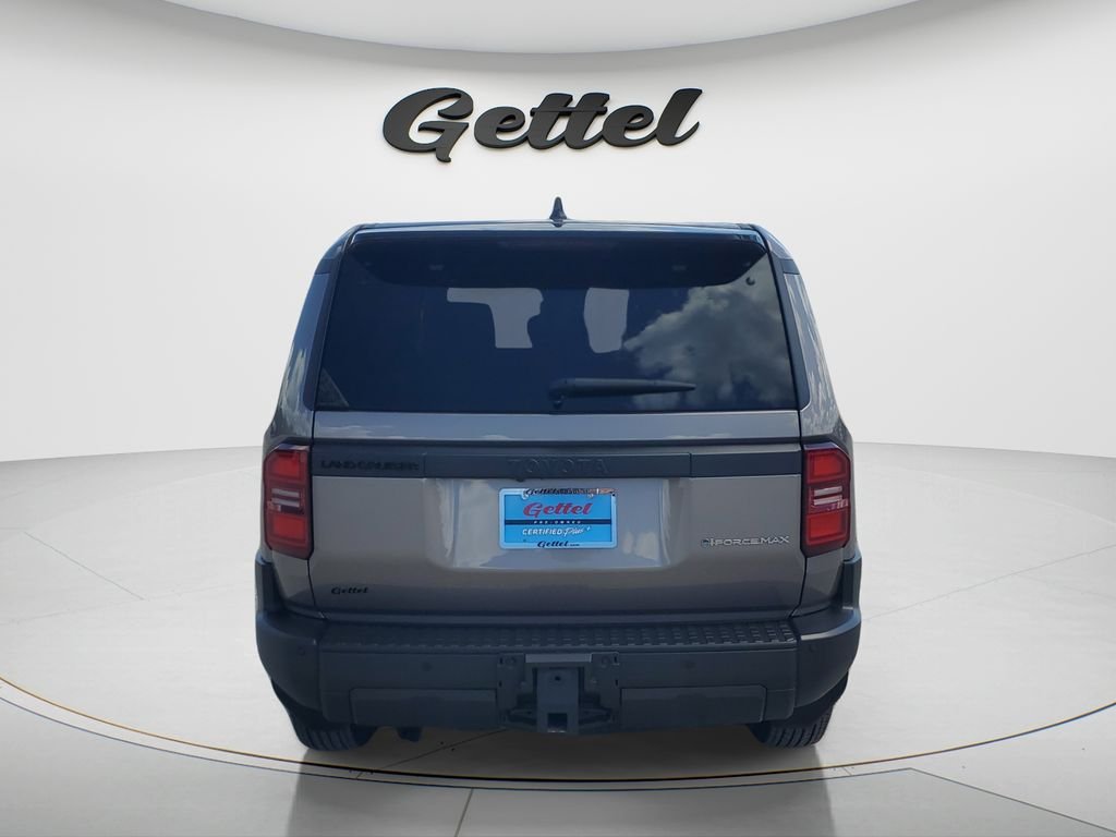 Certified Used 2025  Toyota 1958 image 6