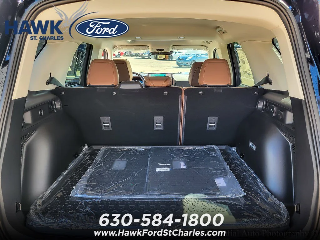 New 2025 Shadow Black Ford Outer Banks® image 15