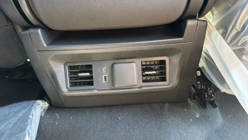 New 2026 Summit White GMC Elevation image 28