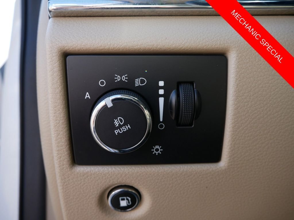 Used 2015 White Jeep Limited image 17