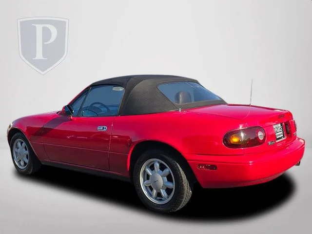 Used 1990 Red Mazda Base image 12
