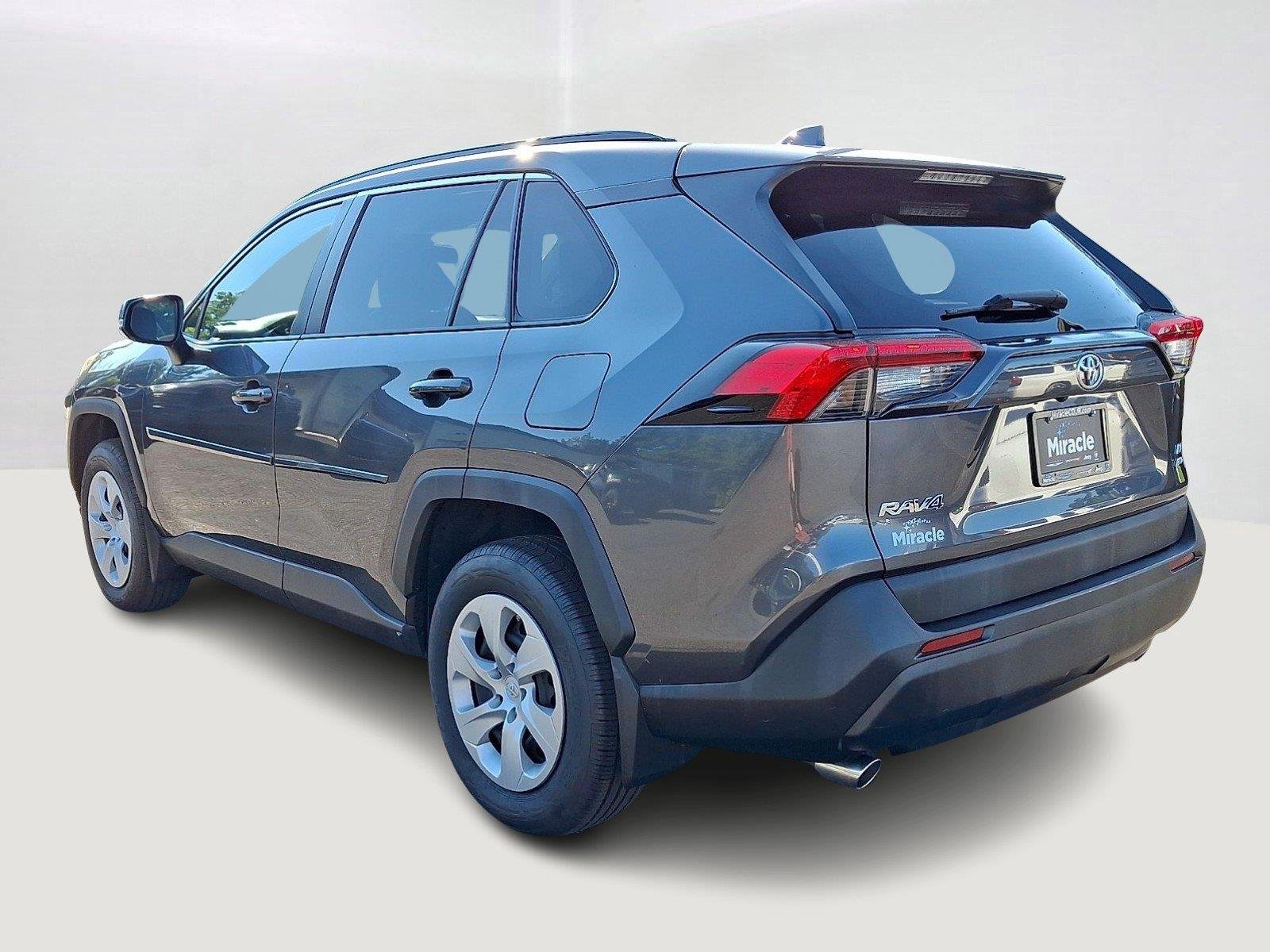 Used 2020 Magnetic Gray Metallic Toyota LE image 4