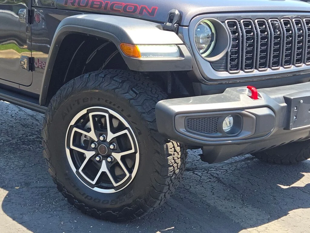Used 2024 Gray Jeep Rubicon image 3